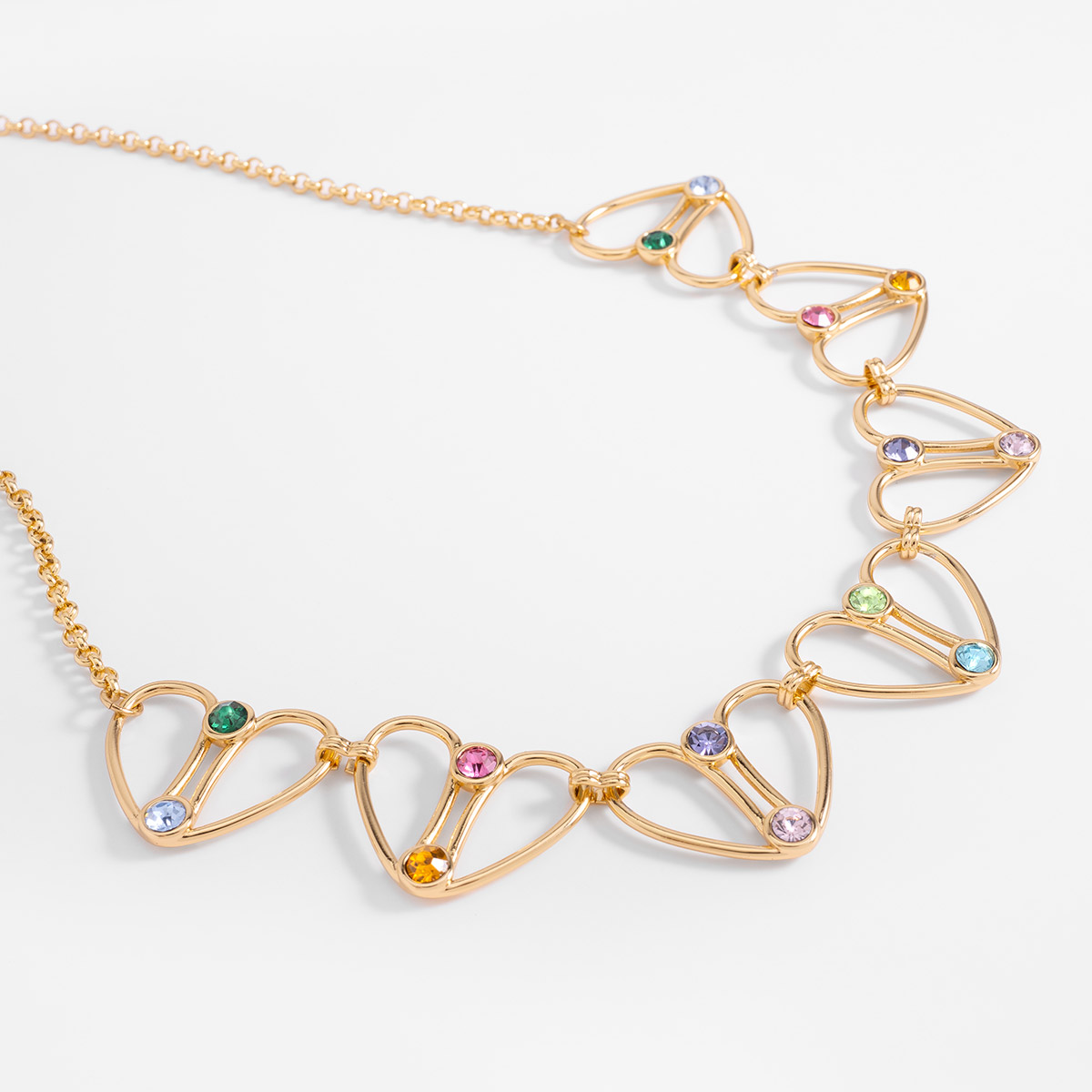Collar en baño de oro con corazones y piedras de colores