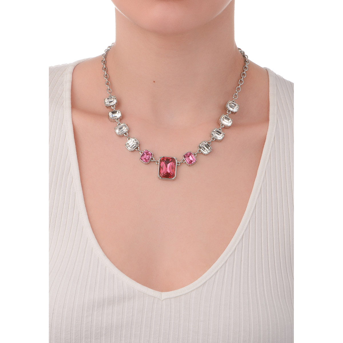 Collar de 40 cm + 10 cm de ext, en baño de platino, con piedras en tono rosa y cristal.
