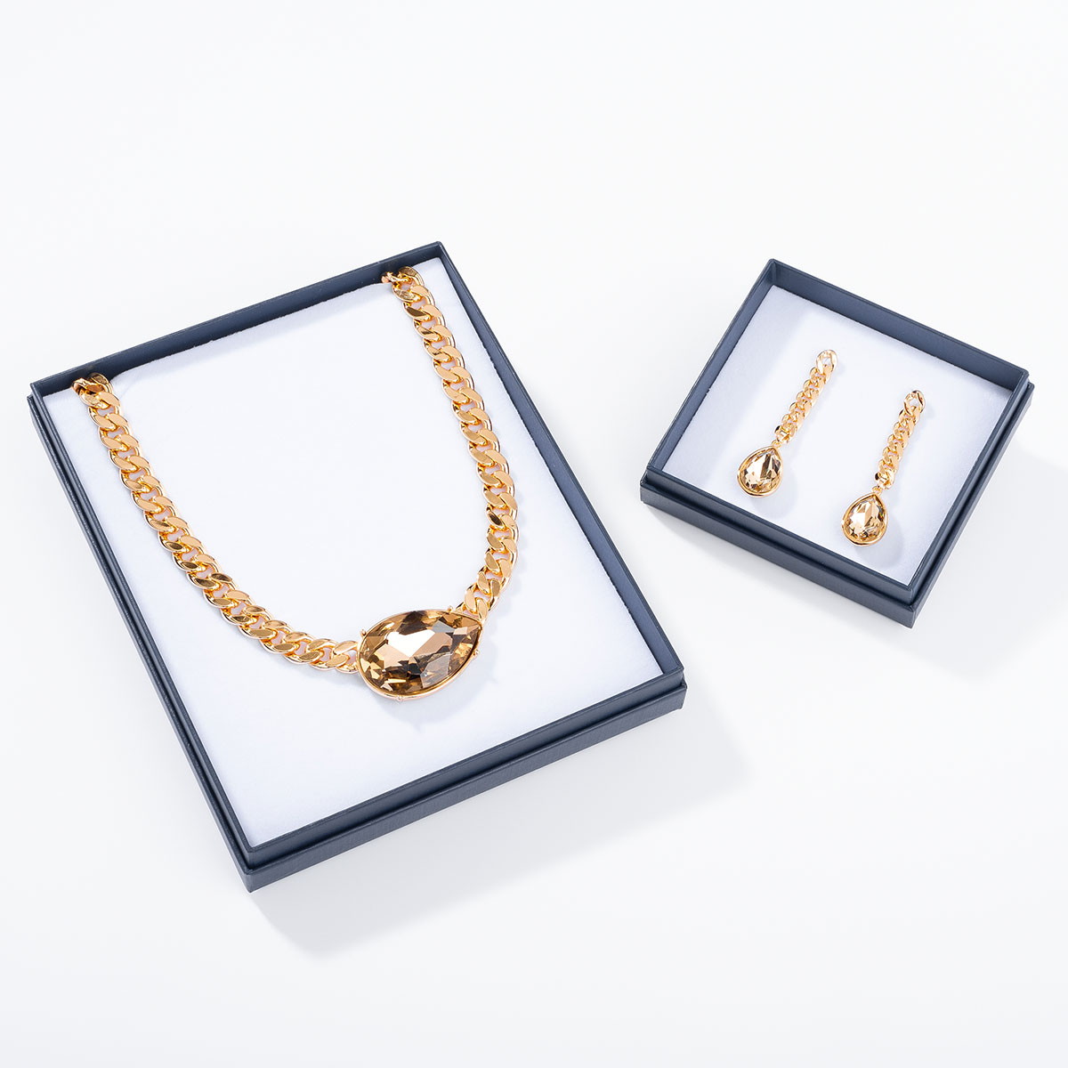 SET DE COLLAR Y ARETES