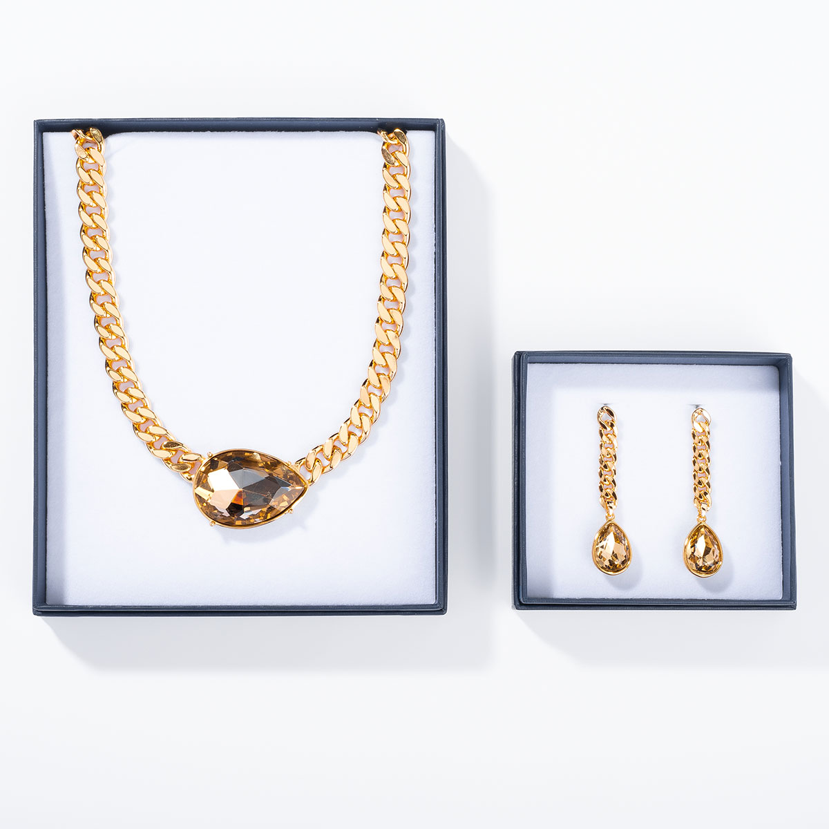 SET DE COLLAR Y ARETES