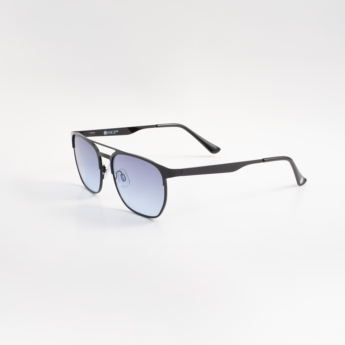 Lentes de sol metálicos negros con micas azules y diseño contemporáneo