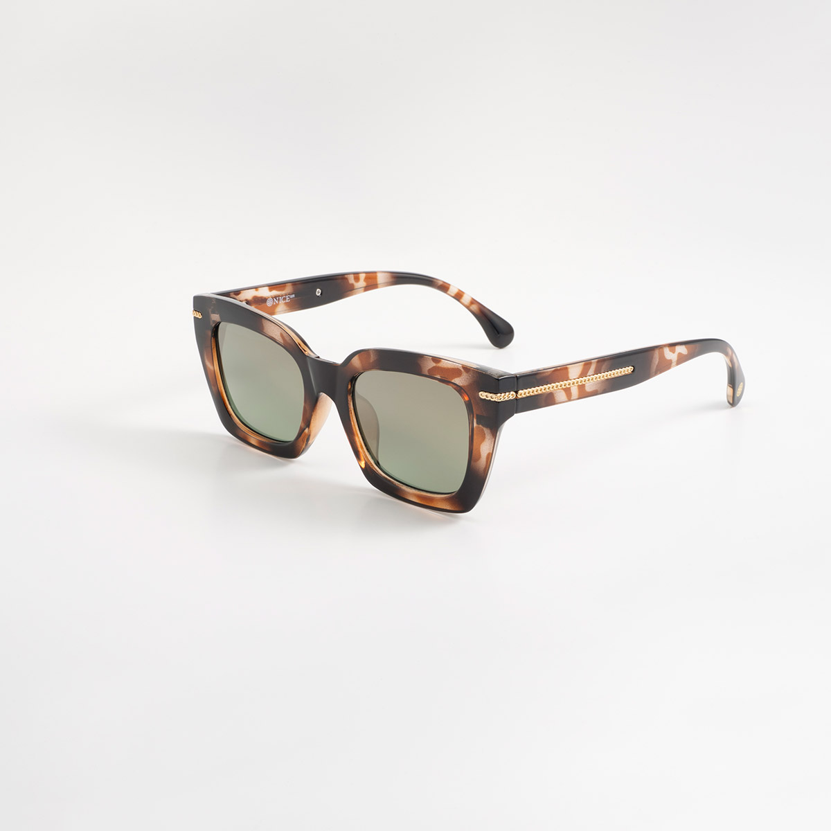 Lentes de sol carey con silueta rectangular y detalles dorados elegantes