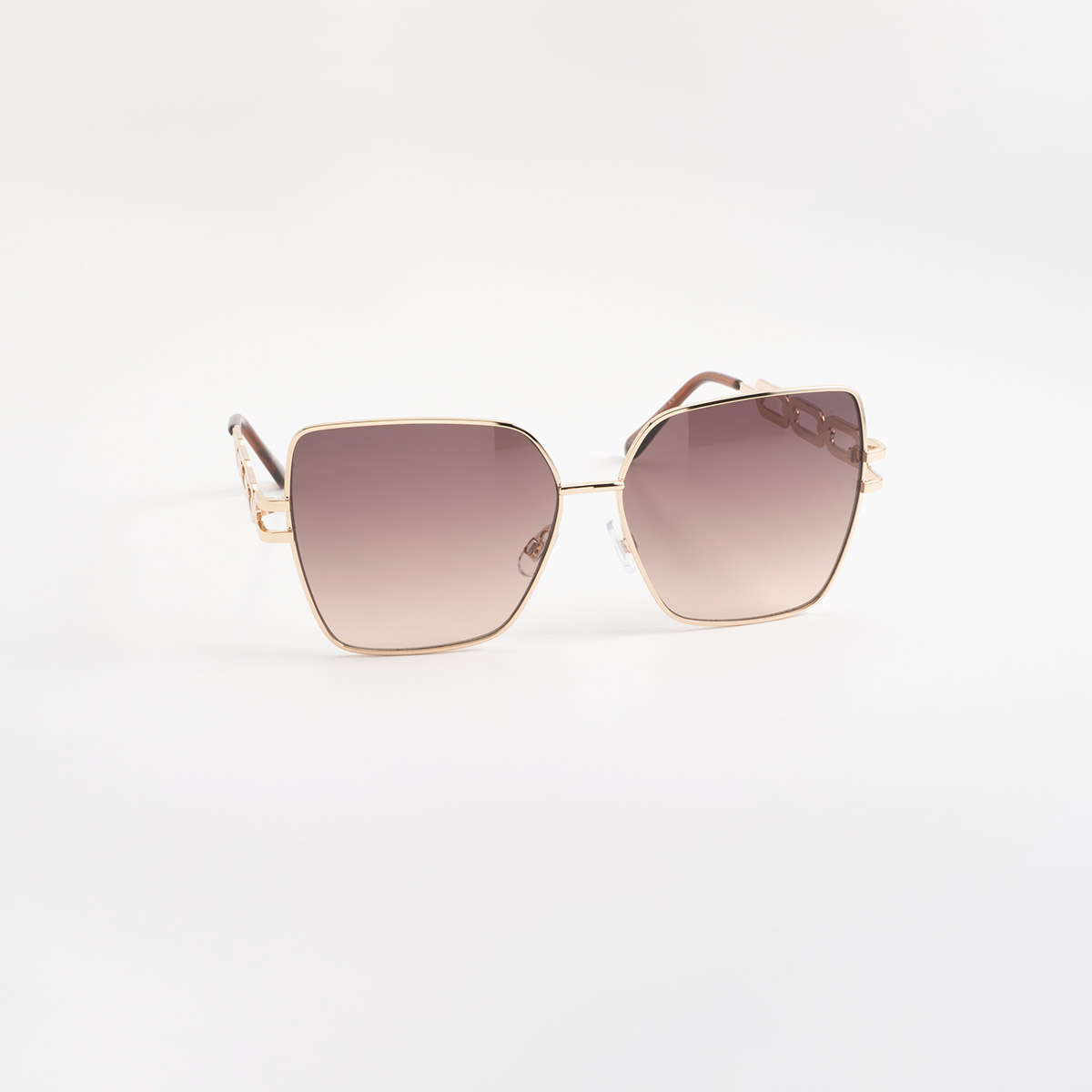 Lentes de sol dorados con detalles de eslabones y silueta cuadrada moderna